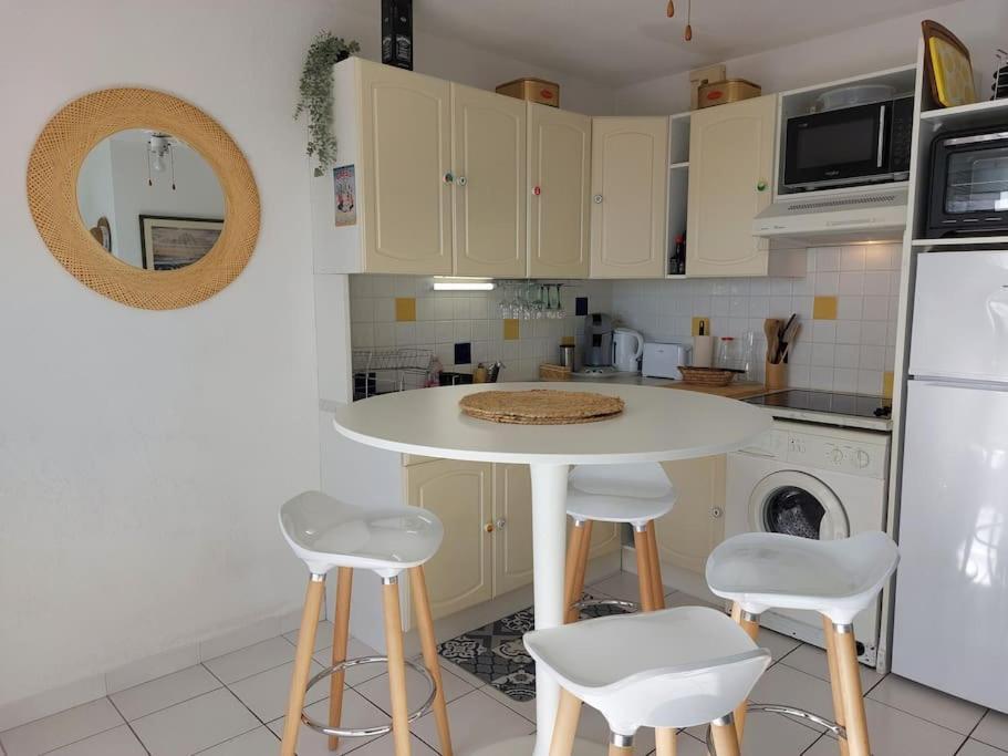 Cosy Appartement Les Pieds Dans Le Sable 르발카레스 외부 사진